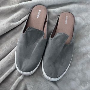 Old Navy Light Grey Tan Suede Slip On Flats (size 11)